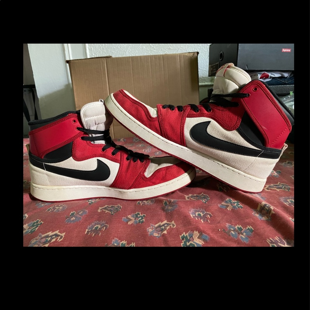 Snaekers Jordan 1 retro AJKO Chicago